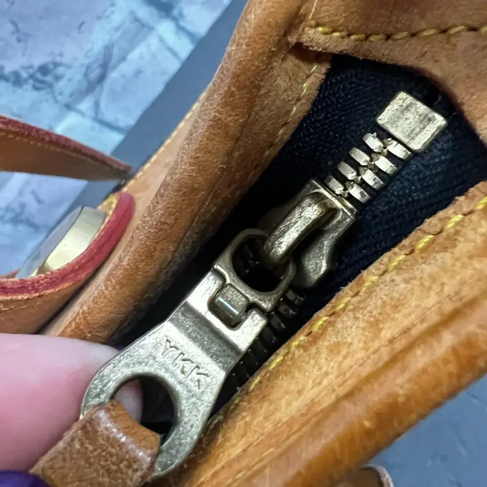 Vintage Dooney & Bourke Bag Vintage Cabrio Perforated Leather Black Tan Tote M - Picture 15 of 16